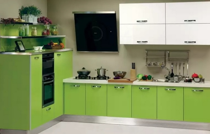 Фото реальной кухни зеленого цвета