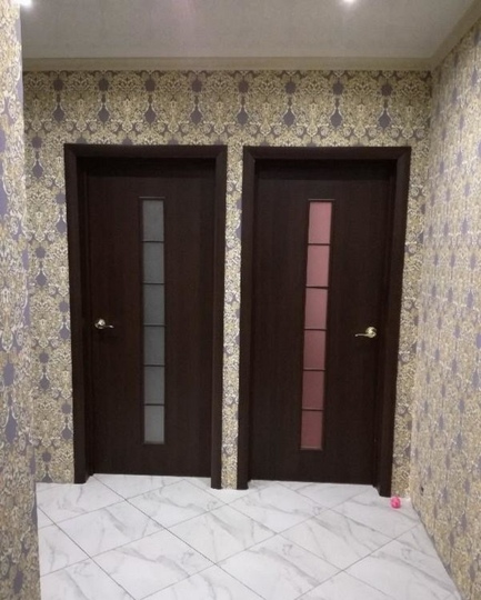 Две двери коричневые межкомнатные