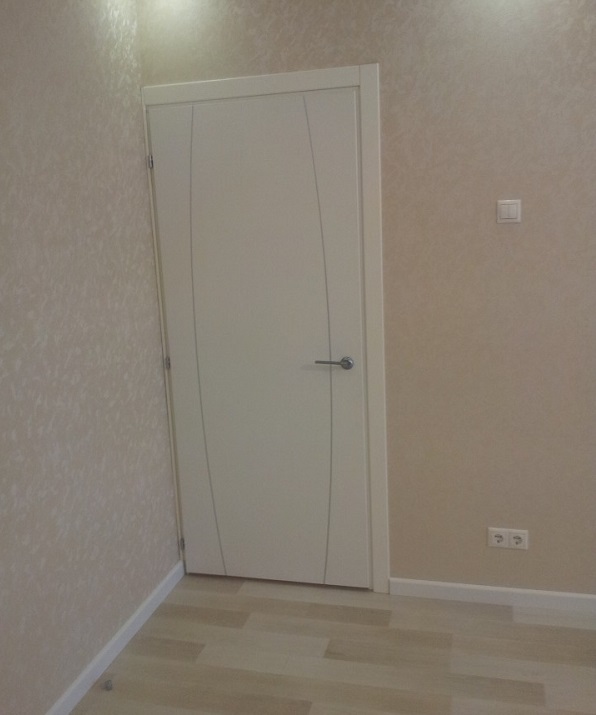 Дверь в большую комнату двухкомнатной квартиры П44Т
